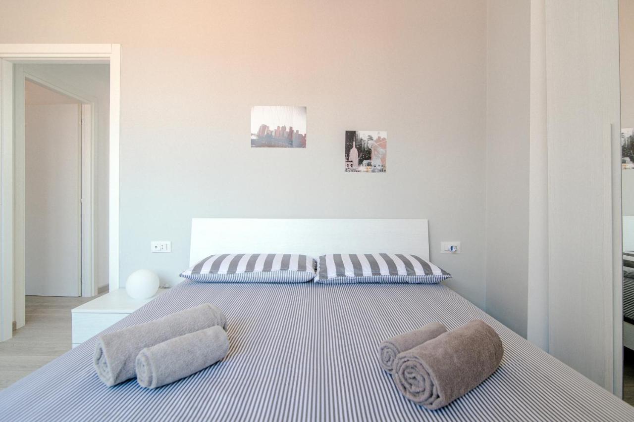 Bright Home - The House Of Travelers كومو المظهر الخارجي الصورة